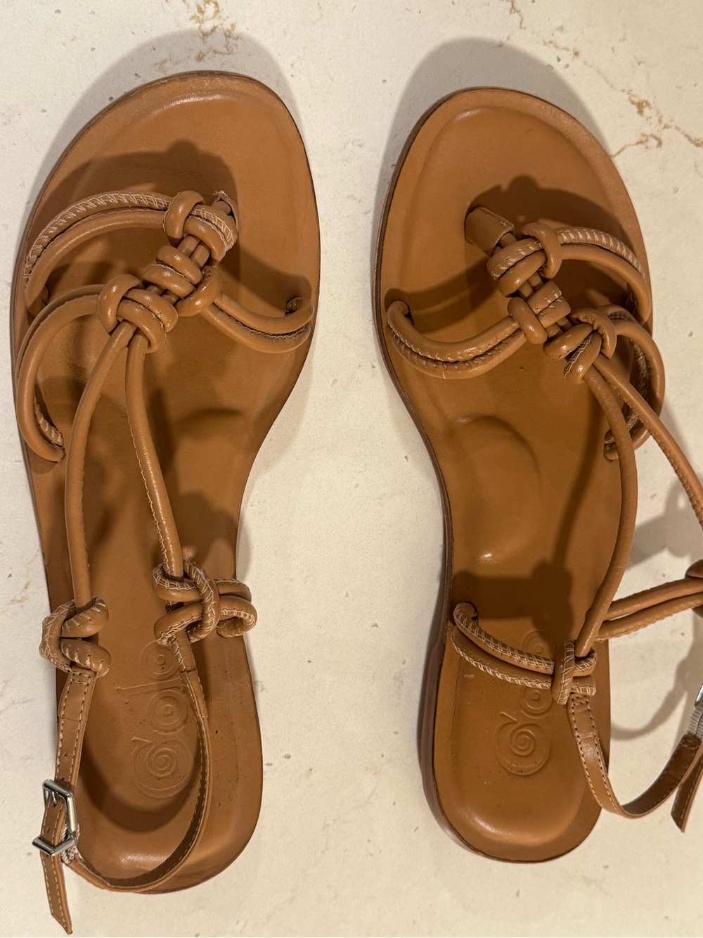 Women’s Knot-Strap Leather Sandals in Tan - Picture 2 of 8